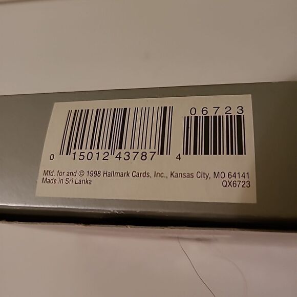 1998 Hallmark Keepsake Ornament - Picture 3 of 10